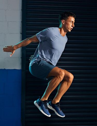 شورت رجالي للتمرين بدون بطانة من CRZ YOGA - شورت رياضي للجري سريع الجفاف مقاس 7 بوصات مع جيوب in Kuwait