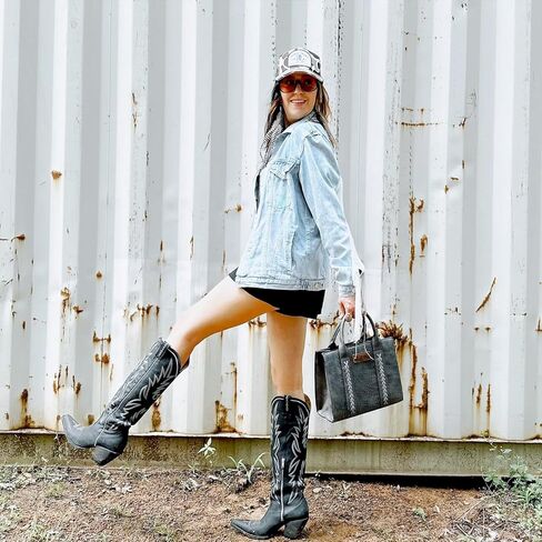 Wrangler Medium Tote Bag and Clutch Wallets for Women in Kuwait