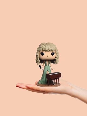American Singer Doll,Cute Girl Doll, Singer Model,epoxy Resin Material,Realistic Expressions,Bright Colors,Beautiful Beauty Ornaments Decoration (Pink) in Saudi Arabia