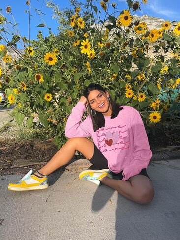 JINTING Valentine's Day Sweatshirt For Women Heart Sequin Pullover Love Season Hoodie Crewneck Long Sleeve Tops in Kuwait