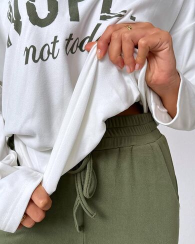 CHICME BEST SHOPPING DEALS Chic Me Women Long Sleeve Crewneck Pullover Tops and Pants Set Tracksuit 2024 Fall Outfit in Kuwait