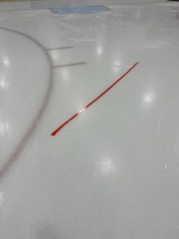 قلم الهوكي - أفضل قلم تحديد في العالم للكتابة على الجليد (أحمر) in Kuwait