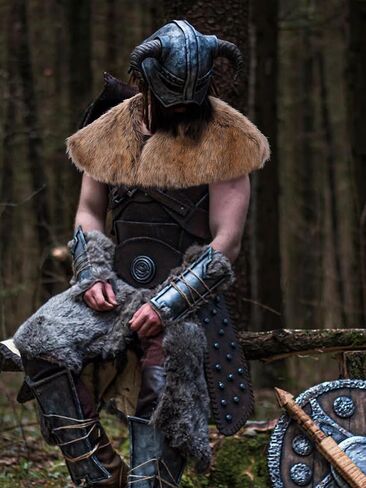 Men's Viking Faux Fur Curved Collar Mantle Shawl Warp Medieval Renaissance Style Cosplay Halloween Warrior Costume Accessory in Saudi Arabia