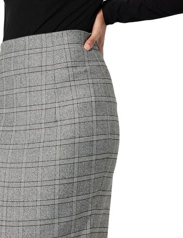 Sergio Hudson Signature Pencil Skirt in Saudi Arabia