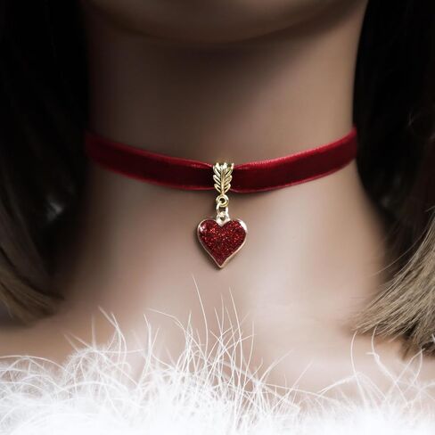 Choker Set 3 PCS Necklace Gothic Choker Heart Charm Velvet Gothic Classical Collars in Saudi Arabia