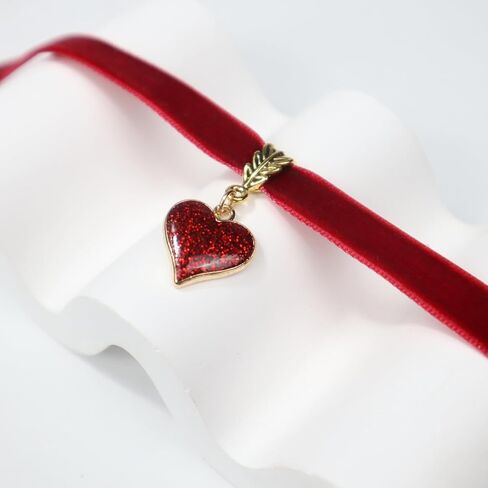 Choker Set 3 PCS Necklace Gothic Choker Heart Charm Velvet Gothic Classical Collars in Saudi Arabia