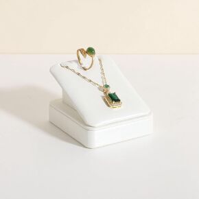 GemeShou Leather necklace display stand for selling, White jewelry stand necklace holder, Small jewelry storage organizer for boutique store【White-Necklace holder】
