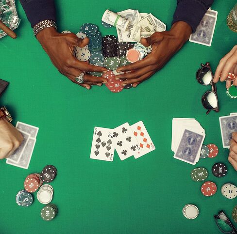 مجموعة شرائح البوكر لتكساس هولدم، والبلاك جاك، والمقامرة مع حقيبة حمل، وبطاقات، وأزرار، ورقائق كازينو على طراز النرد (11.5 جرام) من Trademark Poker in Kuwait