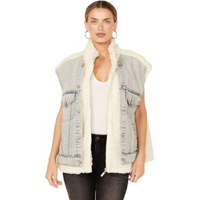[BLANKNYC] Womens Light Wash Denim Trucker Vest W/Faux Sherpa Detail in Snow Bank