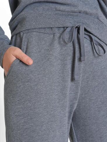 Weintee Women's Petite Sweatsuits Petite Length Short Jogging Suit Sets Travel Outfits in Saudi Arabia