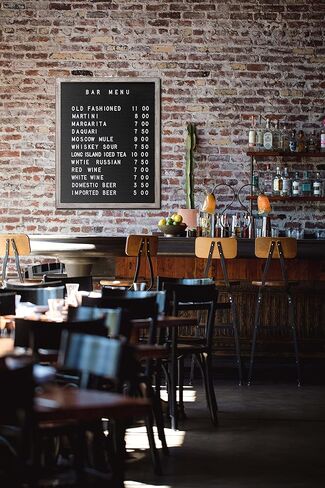 لوحة رسائل كبيرة جدًا قابلة للتغيير - لباد أسود مع إطار عتيق، حامل على الحائط، حقيبة قماش، مقص رسائل، صندوق رسائل و450 حرفًا 24 × 30 أسود/عتيق (LB5) in Kuwait