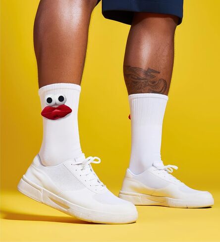 زوجان من الجوارب المضحكة للتقبيل المغناطيسي، جوارب مضحكة بيضاء للأزواج، جوارب مضحكة هدايا للرجال والنساء والأولاد والبنات، هدايا جوارب ممتعة وهدايا العطلات in Kuwait