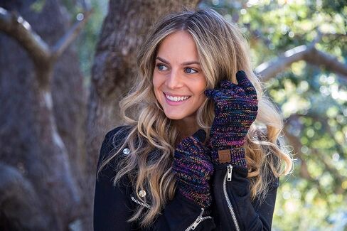 حزمة من قطعتين متطابقتين من Funky Junque: قبعة صغيرة كبيرة الحجم وقفازات للرسائل النصية - Kaleidscope in Kuwait