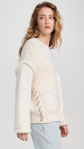 سترة نسائية من Lunya من الصوف الفاخر بغرز سوط in Kuwait