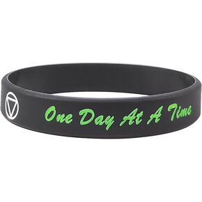 Recovery Gifts for Men Women,One Day at A Time Silicone Bracelets Sports Rubber Wristband NA AA Recovery Addiction Inspirational Bracelet Positive Serenity Protection Jewelry