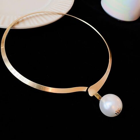 Chunky Pearls Choker Necklace for Women 14K Gold Plated Big Pearl Cuff Collar Necklace Thick Pearl Strands Clavicle Necklace Accessories Gifts in Kuwait