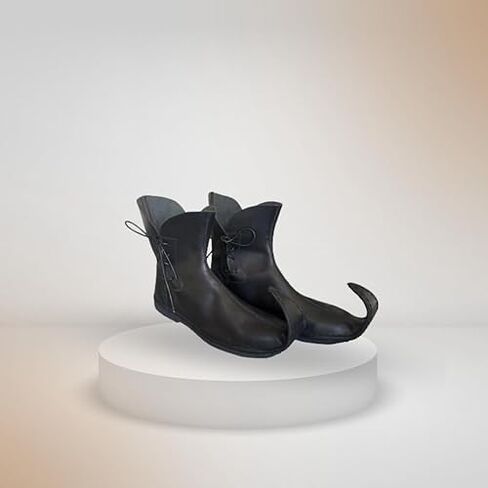 Medieval-Style Leather Poulaine Shoes with Pointed Toe in Saudi Arabia