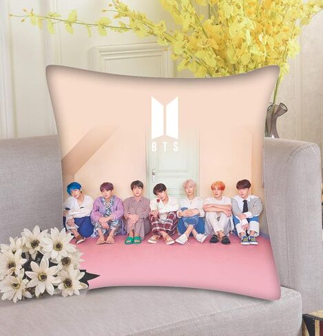 مجموعة هدايا Bangtan Boys Fur Army، Bangtan Boy Merch مع غطاء وسادة مقاس 45 × 45 سم، 1 سلسلة مفاتيح، 1 حامل حلقة للهاتف، 1 حبل قصير، 2 دبوس بروش، 12 ملصقًا، 40 بطاقة صور للأولاد من Bangtan in Saudi Arabia