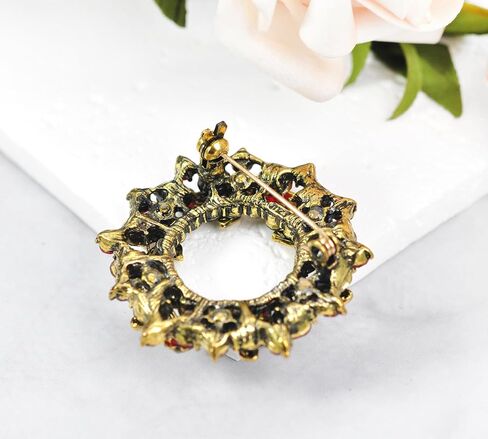 Gyn&Joy Crystal Rhinestone Holiday Christams Wreath Brooch Pin in Kuwait