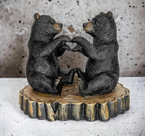 تمثال يد على شكل قلب من الدببة السوداء - تمثال I Love You للزوجين الدب غريب الأطوار بعرض 15.24 سم - منزل ريفي، كابينة، نزل، ديكور مكتب in Kuwait