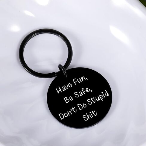 XPENMULBOJA لا تفعل غبي sh t تخزين سلسلة المفاتيح للأولاد والبنات في سن المراهقة كن آمنًا واستمتع بالمرح هدية عيد الميلاد السادس عشر والثامن والعشرين الحادي والعشرين للابن حلقة مفاتيح جديدة للابن ستوفر تخزين عيد الميلاد للمراهقين in Kuwait