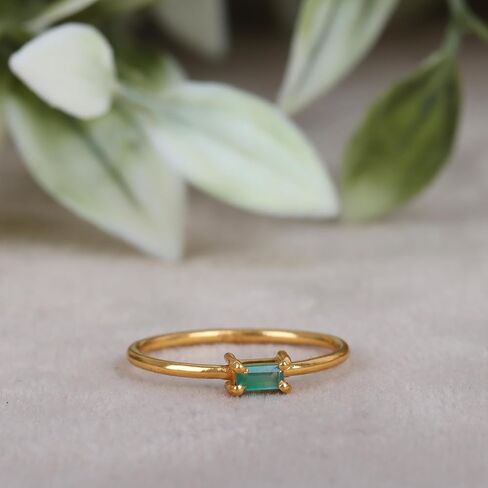 14k Gold Dainty Emerald Ring, Stackable Emerald Band, Handmade Jewelry, Gift for Her in Saudi Arabia