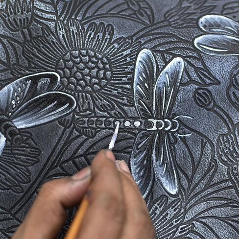 جلد أنوشكا المرسوم يدويًا in Kuwait