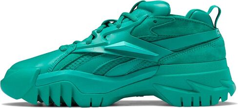 حذاء رياضي نسائي من Reebok Cardi B Club C v2 - - - 9.5 US in Kuwait