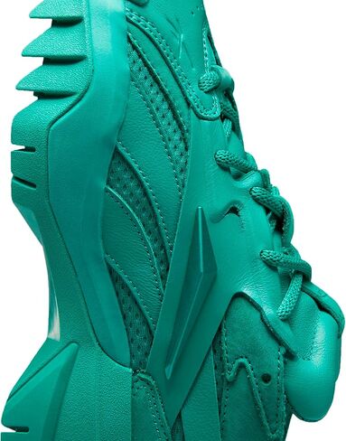 حذاء رياضي نسائي من Reebok Cardi B Club C v2 - - - 9.5 US in Kuwait