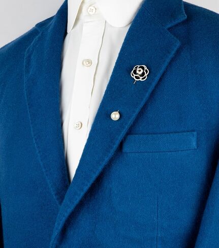 دبوس طية صدر السترة من المعدن باللونين الأسود والأبيض مع لمسة لؤلؤية للرجال والنساء من Knighthood - إكسسوار أنيق للبدلات والسترات والسترات in Kuwait