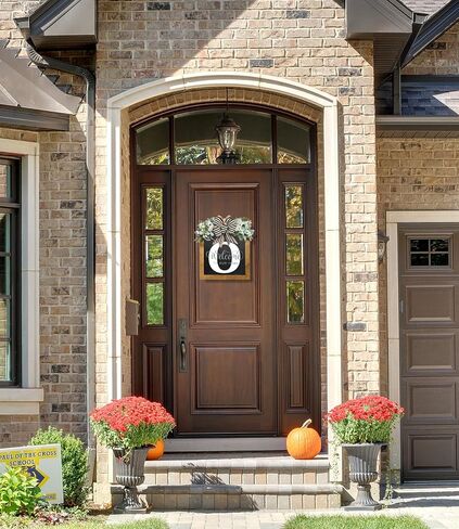 16" Personalized Welcome Sign for Front Door, Last Name Wreaths for Front Door, 26 Initial Front Door Decor, Year Round Wreath, Pine Wooden Home Decor, Housewarming Gifts, (T) in Saudi Arabia