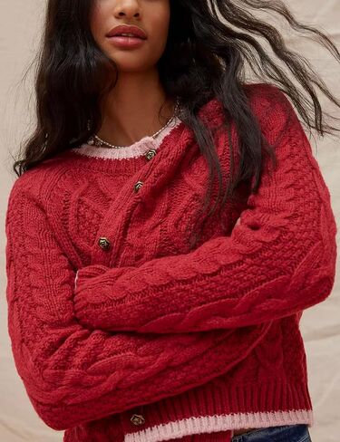 سترة صوفية نسائية من Watashi بأكمام طويلة وأزرار للإغلاق ورقبة دائرية كاجوال in Kuwait