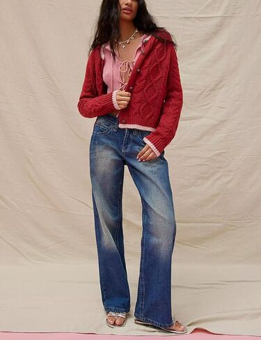 سترة صوفية نسائية من Watashi بأكمام طويلة وأزرار للإغلاق ورقبة دائرية كاجوال in Kuwait