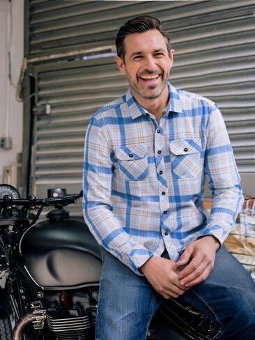 Men's Flannel Shirts Long Sleeve Button Down Shirts for Men Regular Fit Casual Shirt Jacket with Pockets in Kuwait