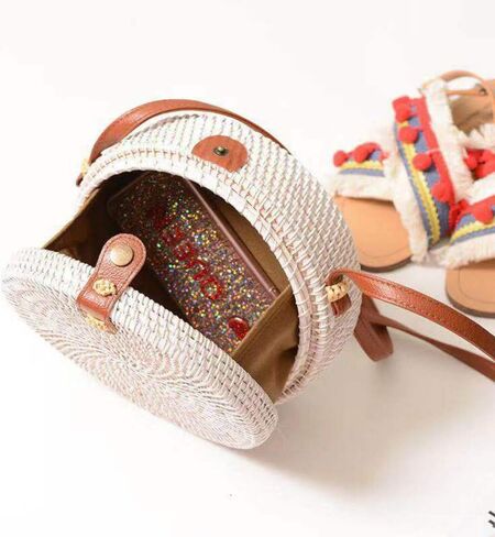 Handwoven Round Rattan Straw Bag for Women Shoulder Leather Button Straps Natural Chic Handmade Boho Bag Bali Purse in Kuwait