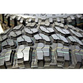 إطار ثاندر ثاندر MT نصف قطري لجميع التضاريس - 285/70R17 121Q in Kuwait