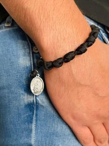 MUNIFICENCE Christian Catholic Blessing String Bracelet Prayer Rosary Paracord Protection Medals Jewlery for Men and Women/Pulsera Rosario Hilo Paracord Verde Adultos Hombres y Mujeres in Kuwait