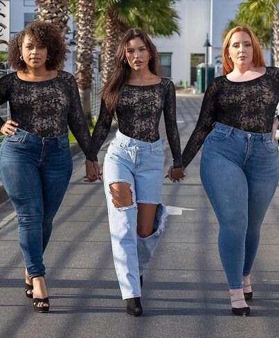 بدلة للجسم من الدانتيل من SHAPELLX للنساء للتحكم في البطن وأكمام طويلة ملابس داخلية ضيقة للجسم ورقبة مربعة للخروج in Kuwait