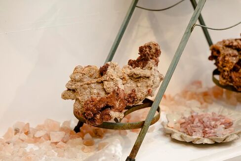 Mineralist Collection Crystal Healing Stones, Aragonite Cluster, 0.5 LB Natural Aragonite Raw Stone, High Energy Gift Crystal Rocks for Reiki, Yoga, Meditation, Chakra, Spiritual Decorative Gemstone in Saudi Arabia