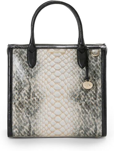 كارولين - بلاك روكاواي in Kuwait