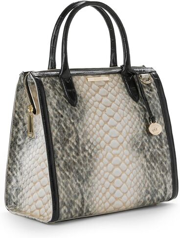 كارولين - بلاك روكاواي in Kuwait