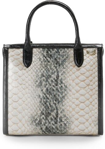 كارولين - بلاك روكاواي in Kuwait