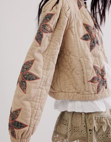 سترات نسائية خفيفة الوزن مبطنة من Kedera معطف منتفخ قصير مطرز بالورود ملابس خارجية شتوية مبطنة مع جيب in Kuwait