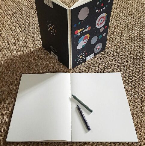 إصدارات باريس - Morpion (Tic Tac Toe) - كتاب فني - 240 صفحة، 8.25 × 5.7 بوصة، يتم وضع غلاف Bodoni بشكل مسطح عند الفتح in Kuwait