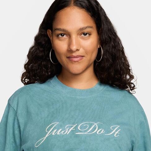 تي شيرت نسائي من Nike Sportswear، مقاس Small-XX-Large، Bicoastal in Saudi Arabia