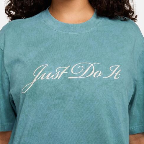 تي شيرت نسائي من Nike Sportswear، مقاس Small-XX-Large، Bicoastal in Saudi Arabia