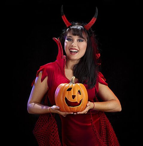 L'VOW Black Witch Demon Horns Headband Devil Headpiece Halloween Evil Headdress Costume in Kuwait