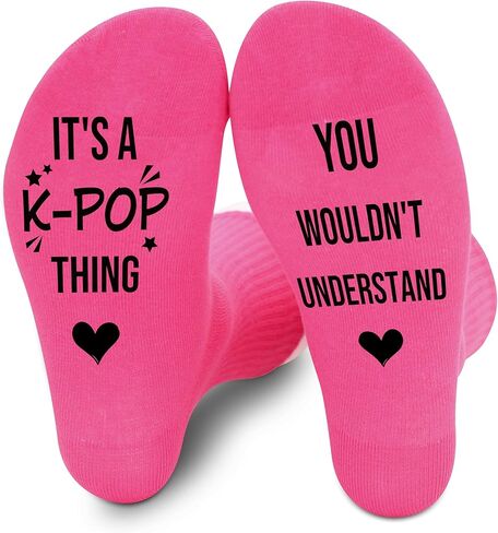 إنها جوارب K-pop لن تفهمها - هدايا مضحكة لعيد الميلاد وعيد الميلاد للرجال والنساء والمراهقين، هدايا مبتكرة لمحبي K-pop ومحبي الموسيقى، زوج واحد. (124) in Kuwait