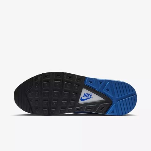NIKE Air Max Command Men's Trainers in Saudi Arabia
