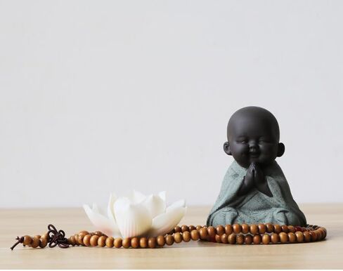 تمثال بوذا الضاحك من السيراميك، تمثال بوذا اللطيف الصغير، تمثال راهب سعيد، تمثال صغير لسطح المكتب، زينة الشاي، ديكور المنزل (أخضر 2) in Kuwait